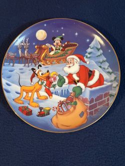 Vintage Disney’s - Mickey's Holiday Magic "Thanks Pluto!" Collector Plate