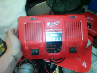 Milwaukee m18 dual rapid charger