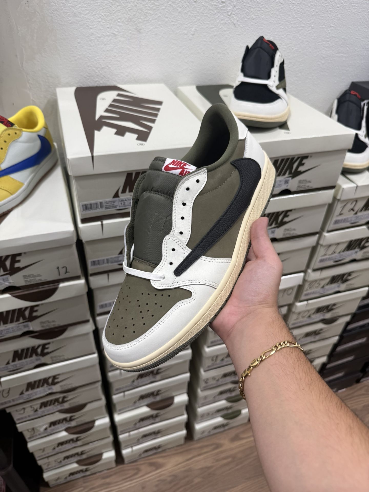 Aj1 Nike Air Jordan 1 Low Travis Scott Medium Olive green Size 7,7.5,8,8.5,9,9.5,10,11,12
