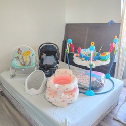 2 BASINET'S CAR SEAT SHOWER CHAIR FOR BABY,, BABY GIRL CLOTHES BLANKETS, BABY BOUNCER