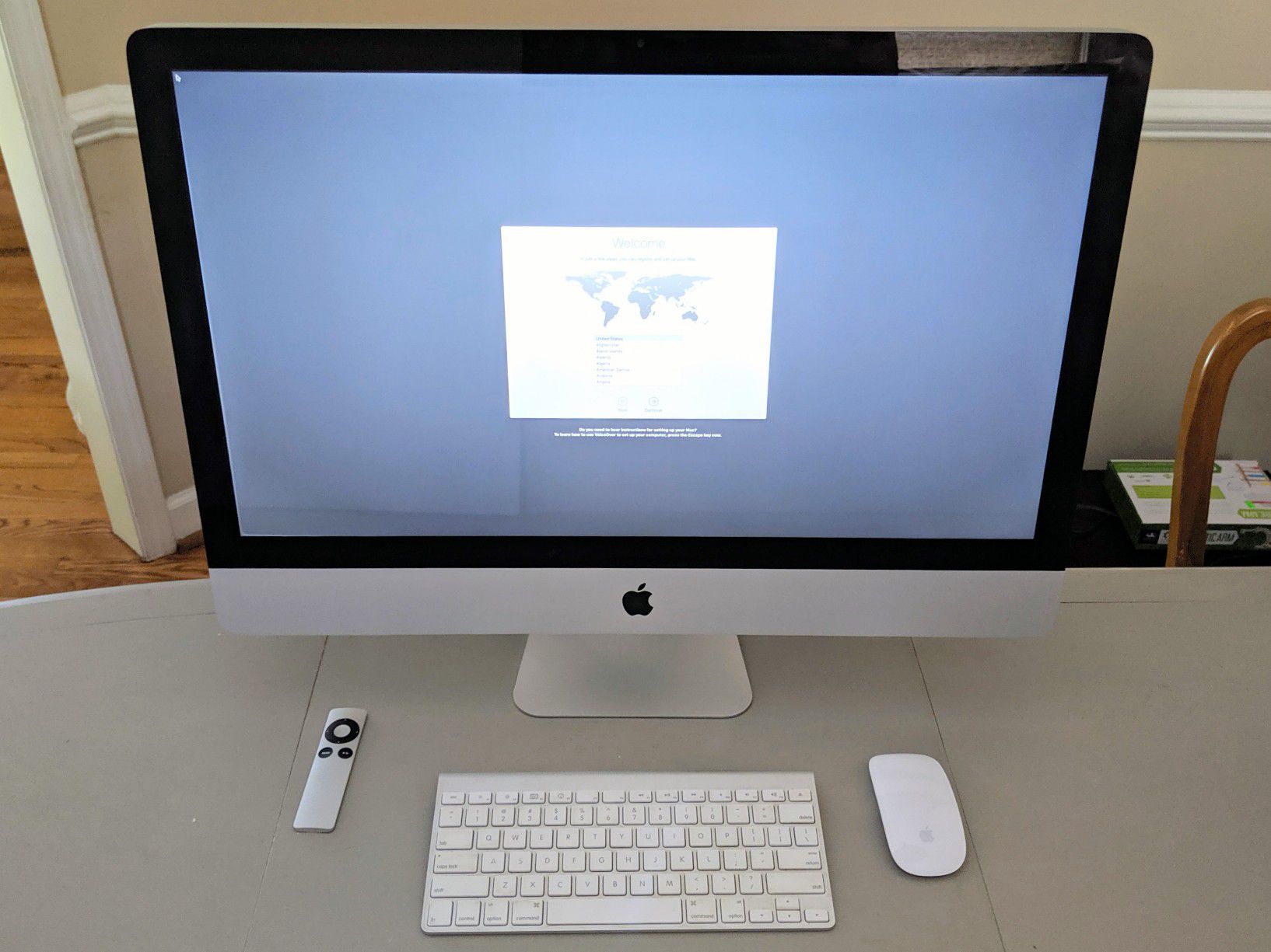 Apple 27" iMac Computer Late-2009 1 Terabyte with Wireless Keyboard / Mouse macOS High Sierra