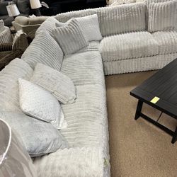 Cozy Comfy Nice Sectional! 