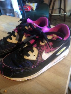 NIKE AirMax. Girls 2Y