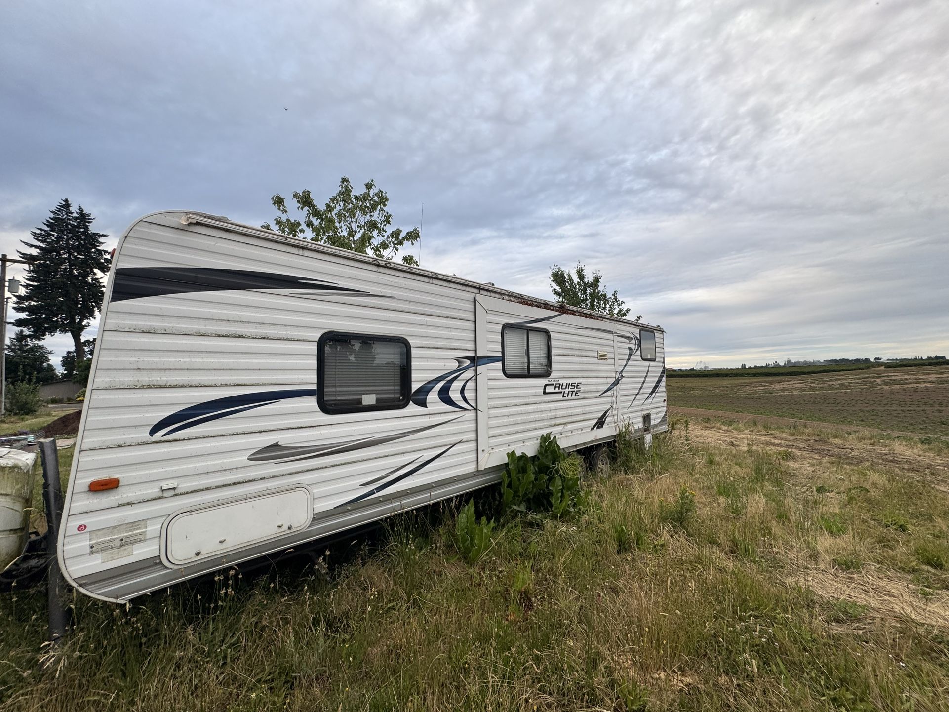 Camper/ Trailer