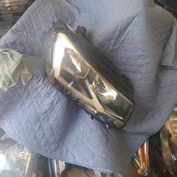 2018-2021 Volkswagen Tiguan Right Side Headlight 