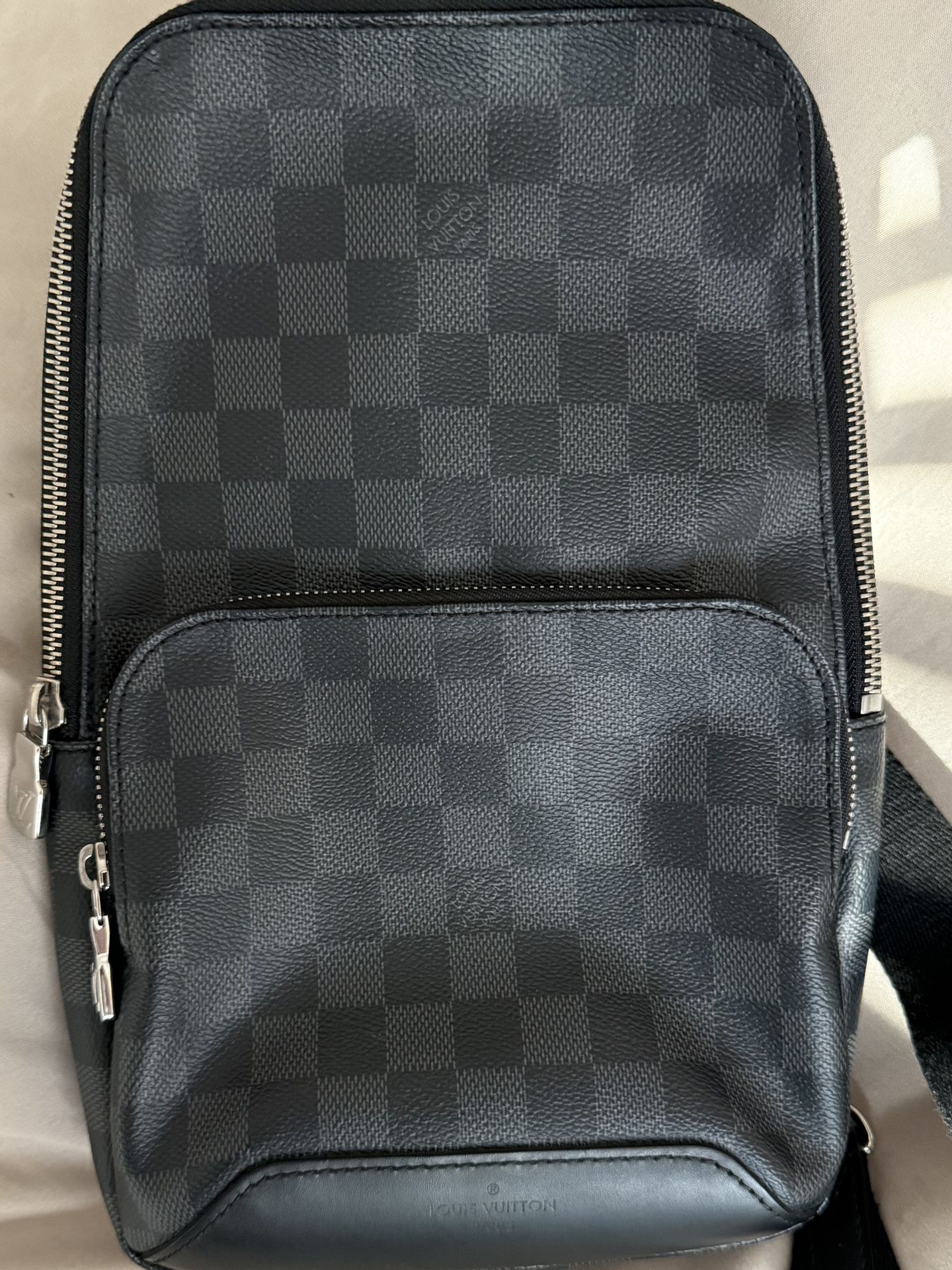 Louis Vuitton Avenue Slingbag