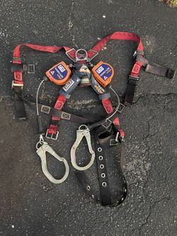 Harness With Retractable Lifeline 8Ft
