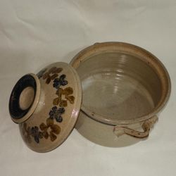 Vintage ceramic pot