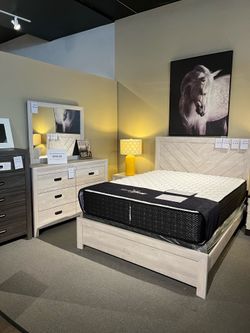 Whitewash 4PC Queen Bedroom Set