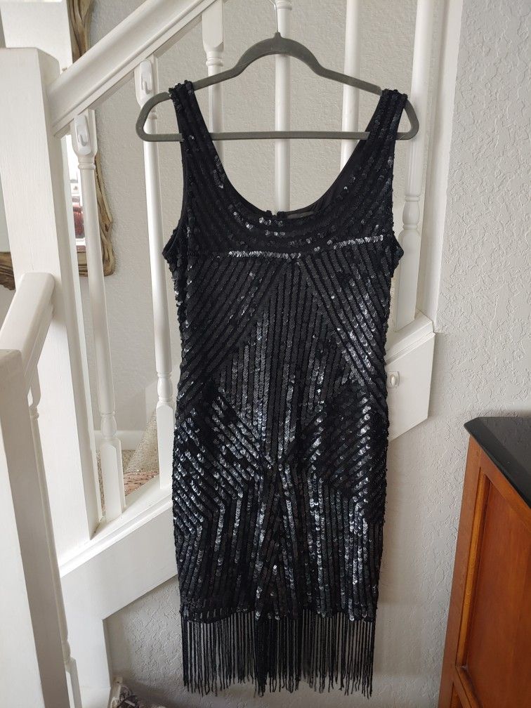 Elegant Adrianna Papell Full Sequenced Black Fringed dress. Size 12