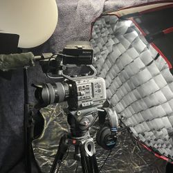 Manfrotto Tripod 3 GVM Lights With Stands 