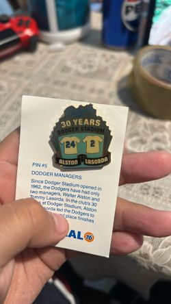 dodger pin new