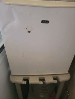 Mini fridge for sale  sunbeam,, white