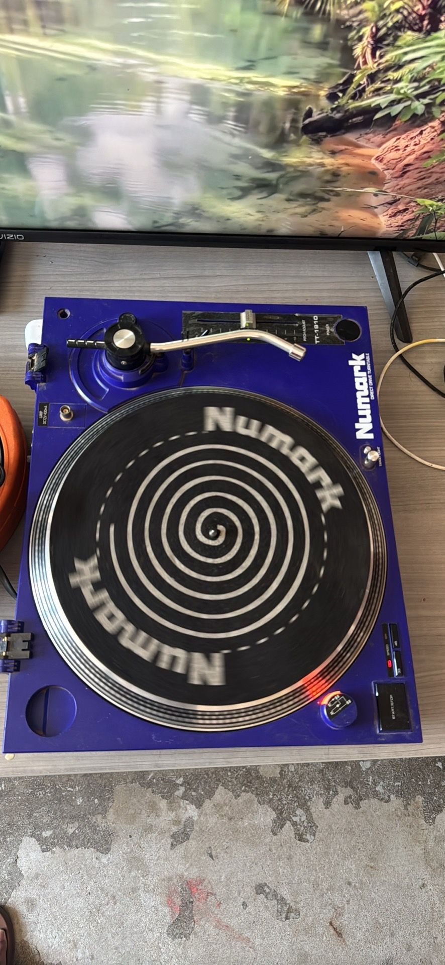 Numark TT-1910 Direct Drive TurnTable