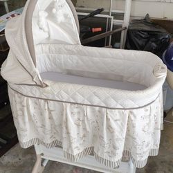 Delta Children Bassinet