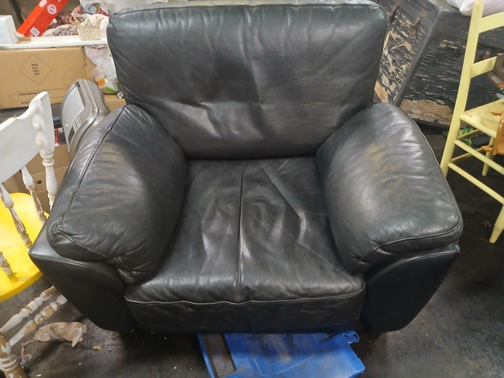 All leather Chair Good Condition $15
