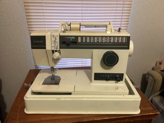 Singer Sewing Machine 4622a