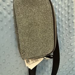 Lululemon 1L Glitter Belt Bag