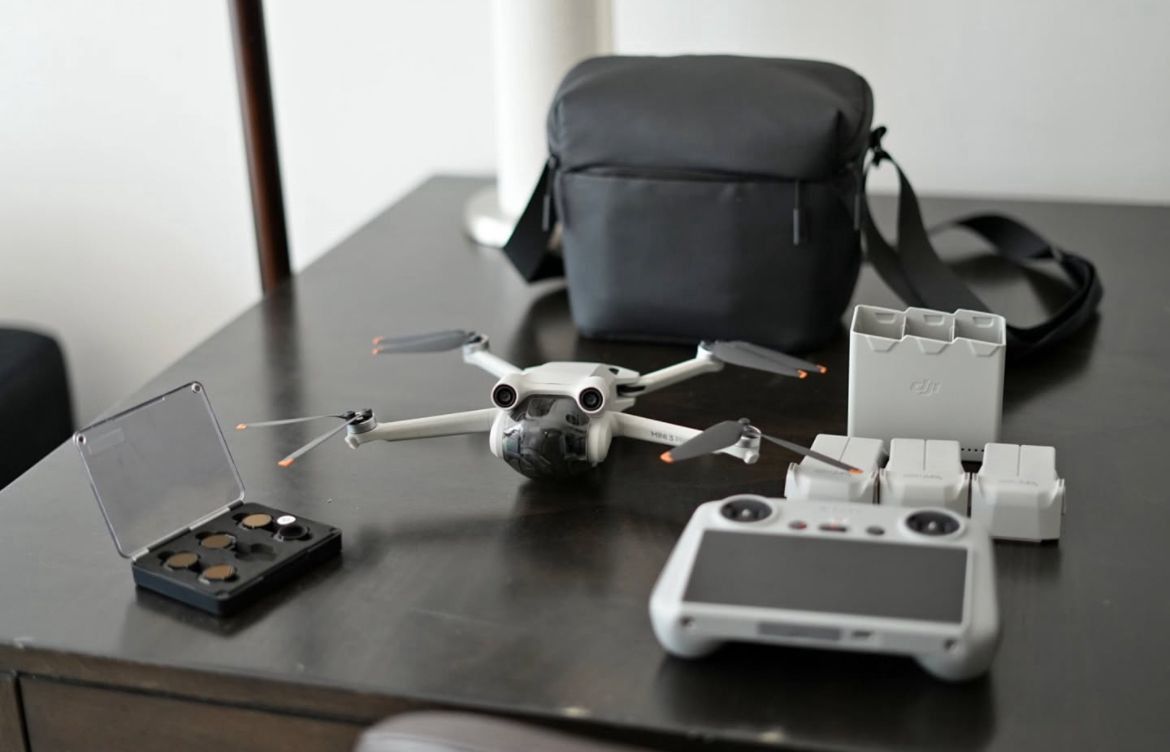 DJI Mini 3 Pro with remote control + ND Filters + 3 batteries + bag