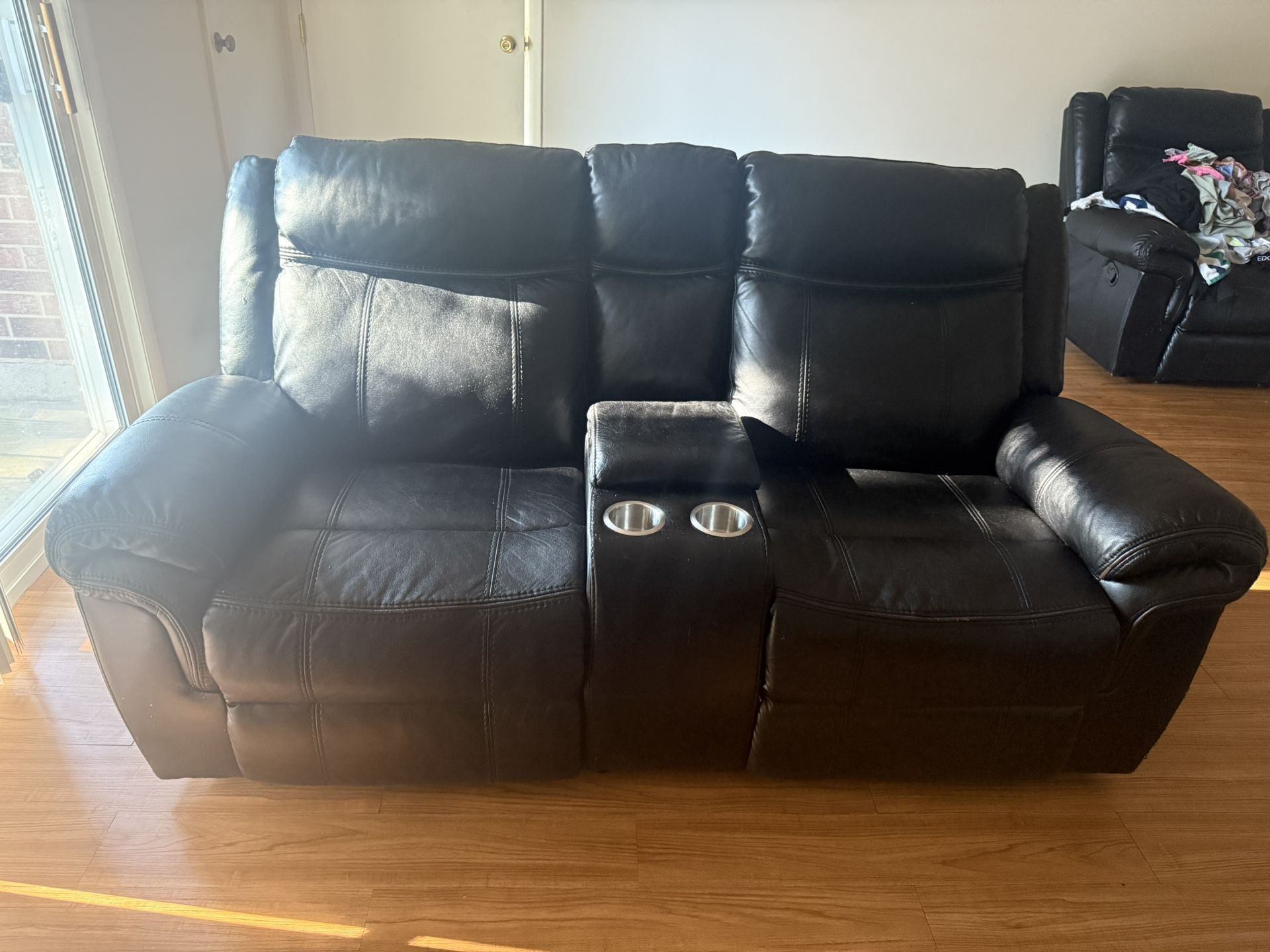 Recliner Couch With UsB Plugs