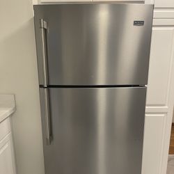 Maytag Refrigerator with Top Freezer 