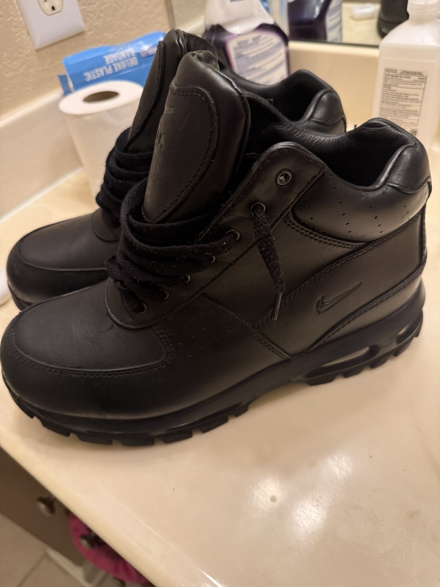 Black Nike Acg Boots