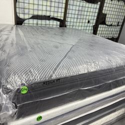 KING SIZE SIMMONS BEAUTYREST BLACK L CLASS PILLOW TOP MATTRESS & BOX SPRINGS BED SET