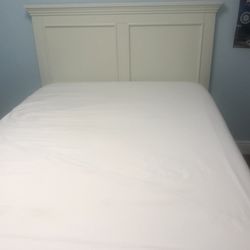 White Full Bed With 6 Drawers and Nightstand