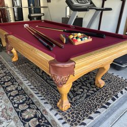 Classy 8’ Billiard Pool Table - Brand New Felt - Can Deliver!