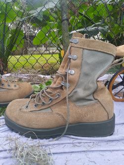 Belleville 690 water proof combat boots- 6 1/2