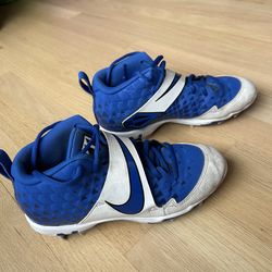 Youth Cleats Size 5.5