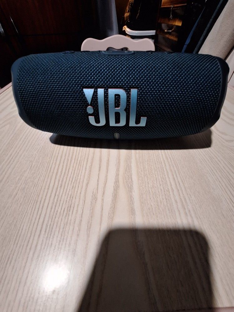 JBL Charge 5 Portable Bluetooth Speaker