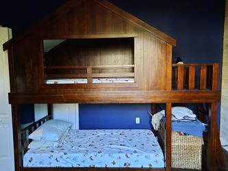 Pottery Barn Bunkbed 