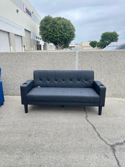 62''W Faux Leather Sofa Couch Tufted Loveseat w/ 2 USB Charger Ports & Cup Holders Black