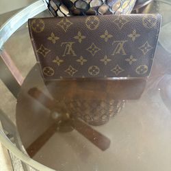 Pre Owned authentic Louis Vuitton wallet 