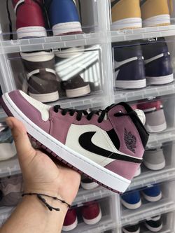 Wmns Air Jordan 1 Mid SE “Berry Pink”