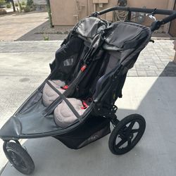 BOB Double Stroller Excellent Condition 