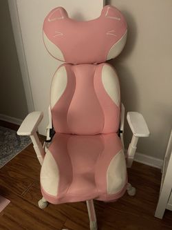 DxRacer Pink Kitty Gaming Chair