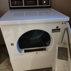 Washer & Dryer General Electric & Whirlpool 