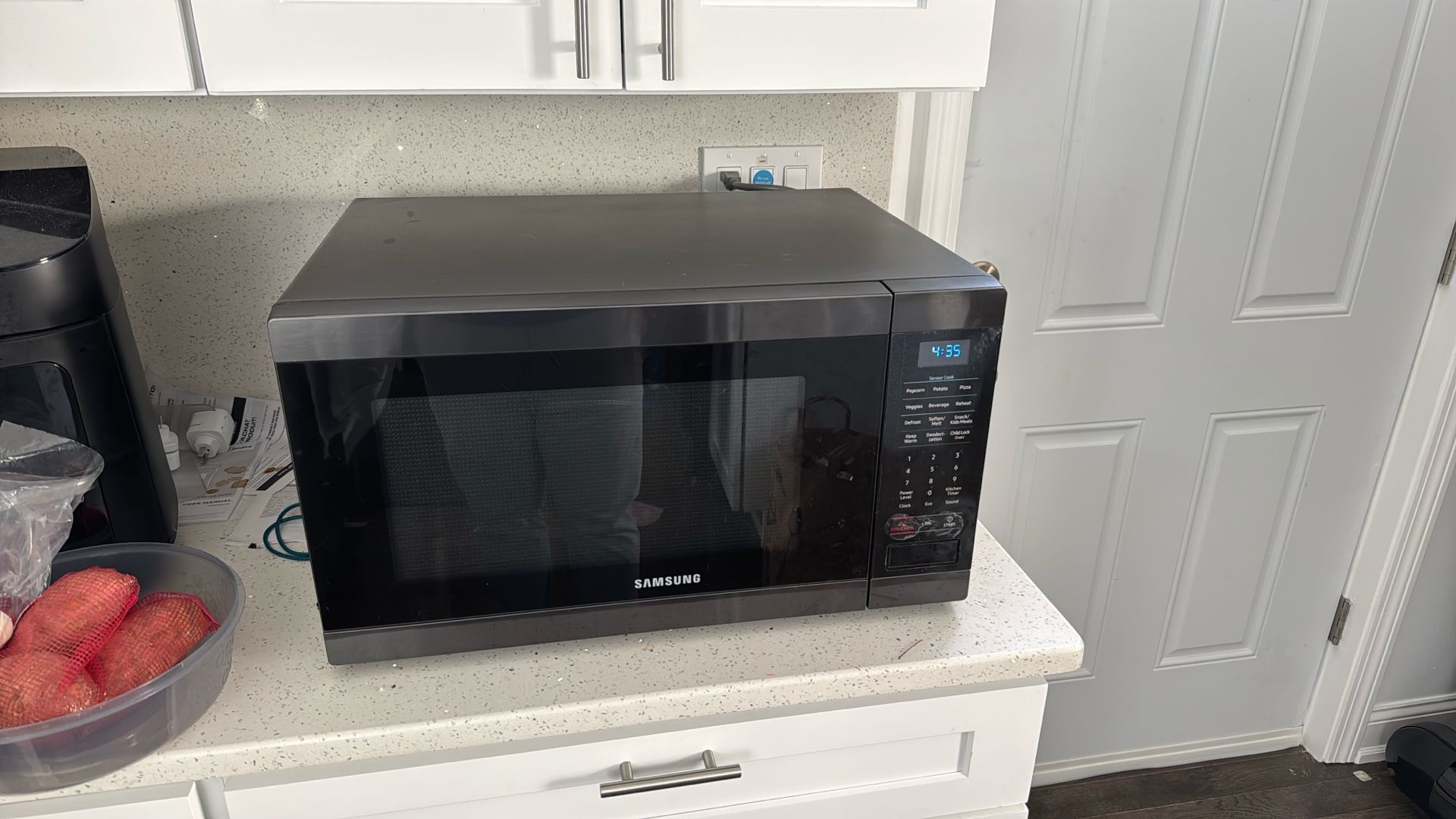 Samsung 1.9 cu ft Countertop Microwave