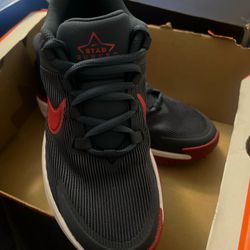 Nike size 5Y