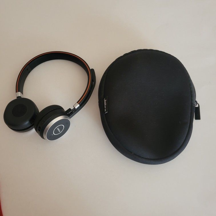 Jabra Evolve 65 MS Wireless Headset Stereo 6599-823-309 Comes with 
pouch/case,
Pre-owned, perfect shape, please see photos for details.
Functionality