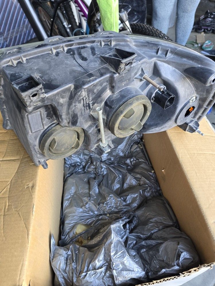 05 Expedition Headlights