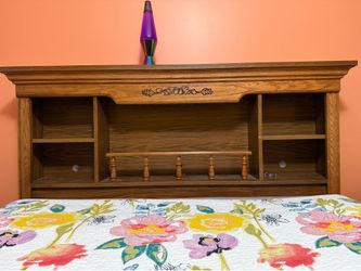 Three Piece Oak Bedroom Set