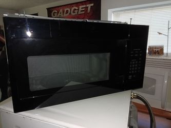 1 Yr Old Ge Black 30" Undercounter Microwave Oven