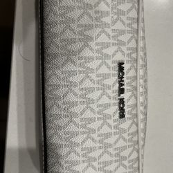 Micheal Kors Makeup Bag
