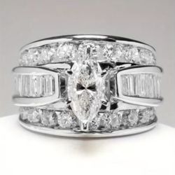 Stunning Shining Blungy Silver Tone Glam Ring