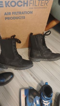Girl boots size 3