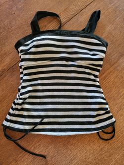 🏖️ Black & White Striped Tankini Swim Top – Size Medium 🏖️