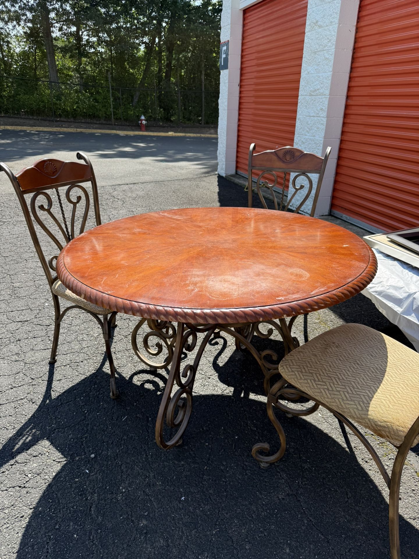 Elegant Cast Iron & Wood Dining Set – Table + 4 Chairs